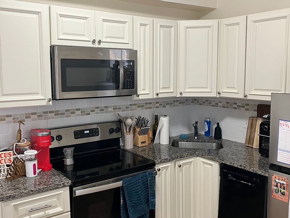 1st image of 17 Linden Ave #1