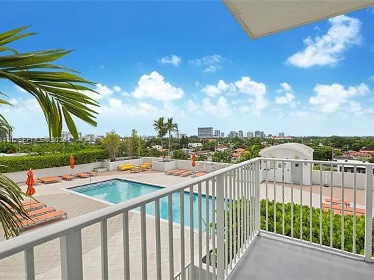 3180 SW 22nd Ter #CU-601 — Photo 3
