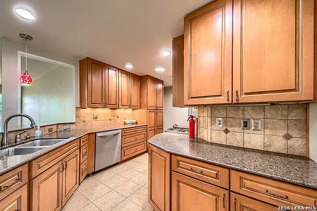 8406 Deer Holw — Photo 4