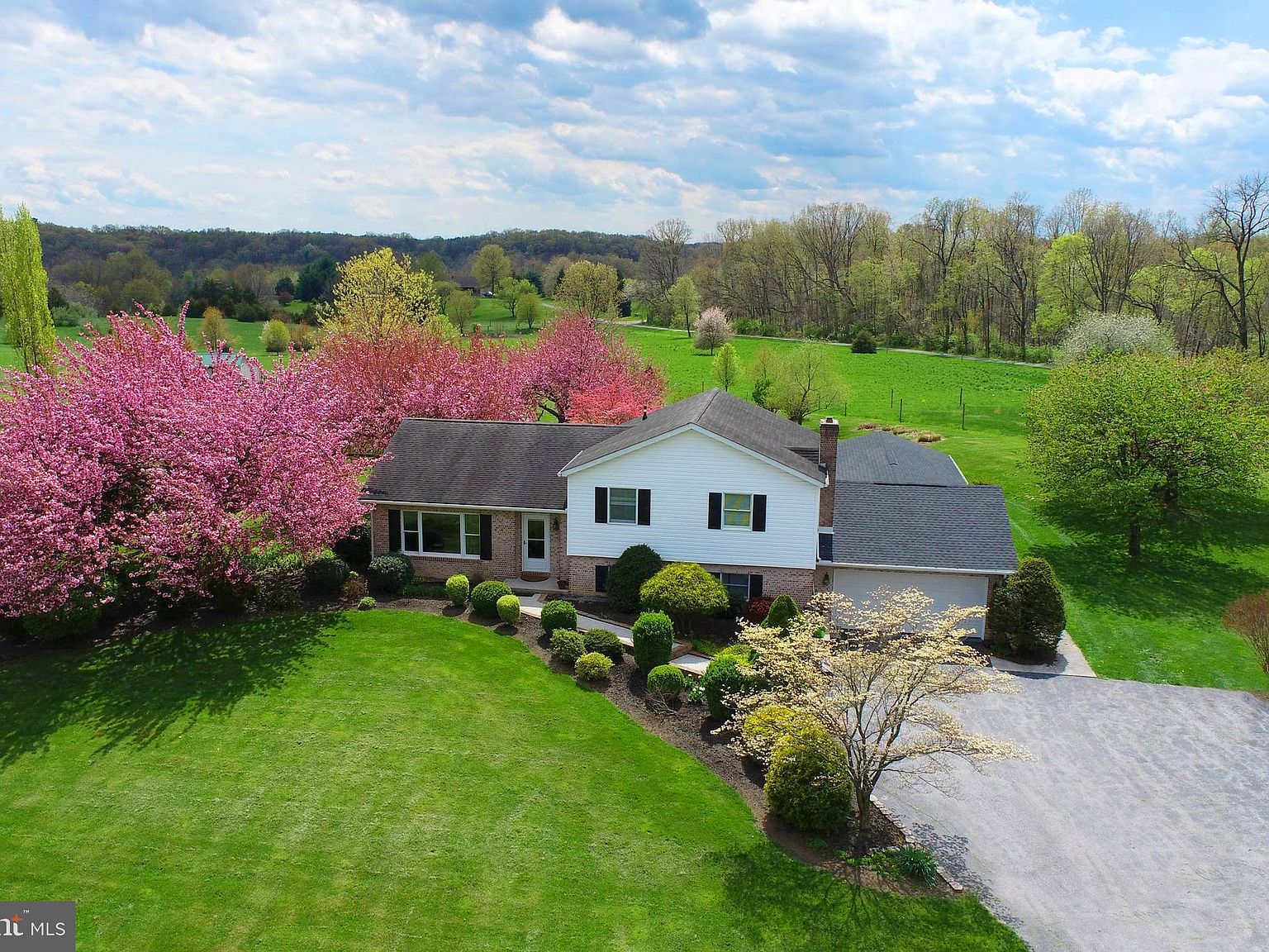 3930 W Weaver Rd, Greencastle, PA 17225 Zillow