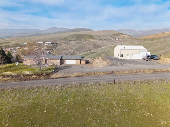16310 Bramble Ln, Lewiston, ID 83501