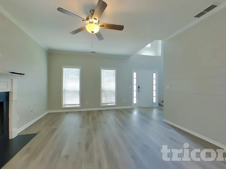 311 Turtle Pointe Dr — Photo 3