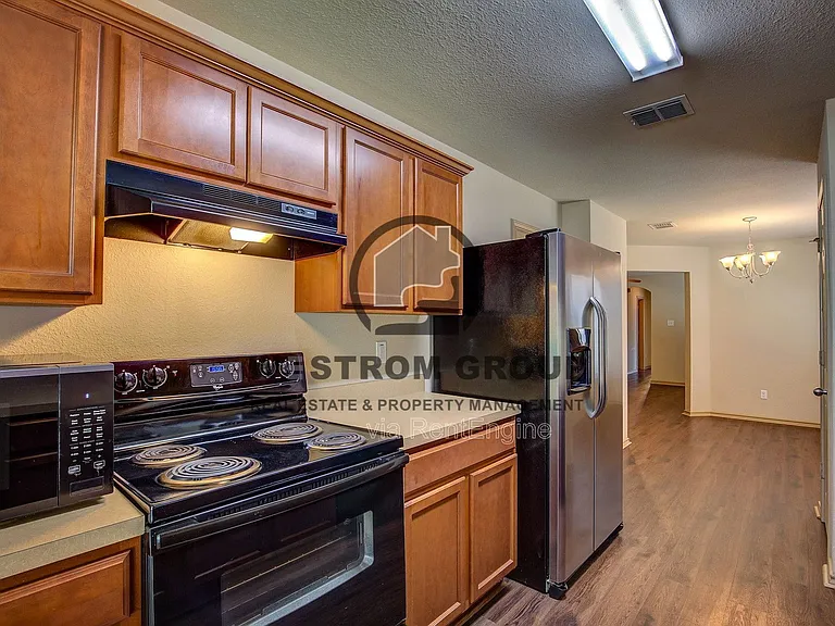 10721 Deauville Dr — Photo 18