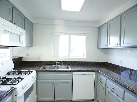 Updated Kitchen with Granite Counter