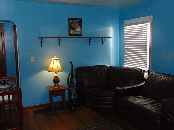 3rd image of 2041 Studer Ave
