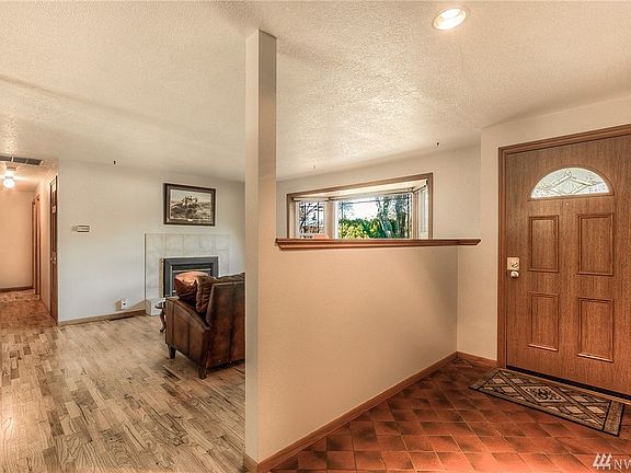 3rd image of 18703 4th Ave S