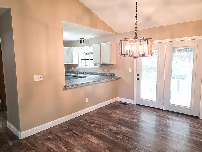 325 Westbrook Dr — Photo 7
