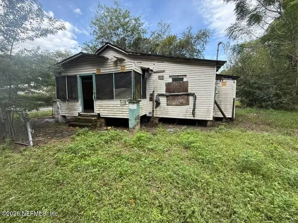 111 CEDAR Avenue, Palatka, FL 32177