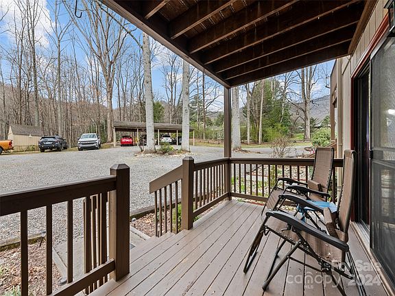 5th image of 23 Wildflower Ln