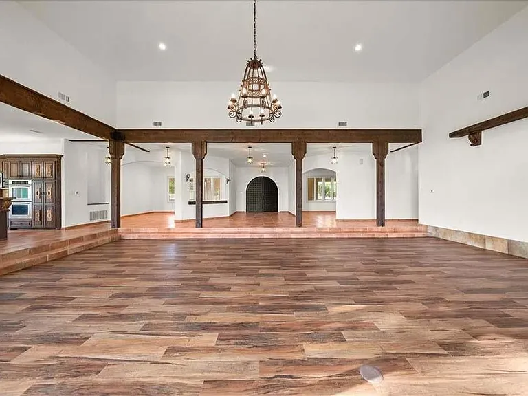 2108 W Sherman Dr — Photo 9