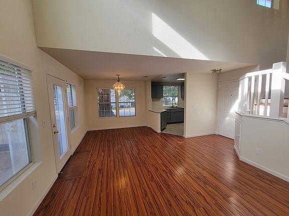 3rd image of 1012 Meadowbridge Dr