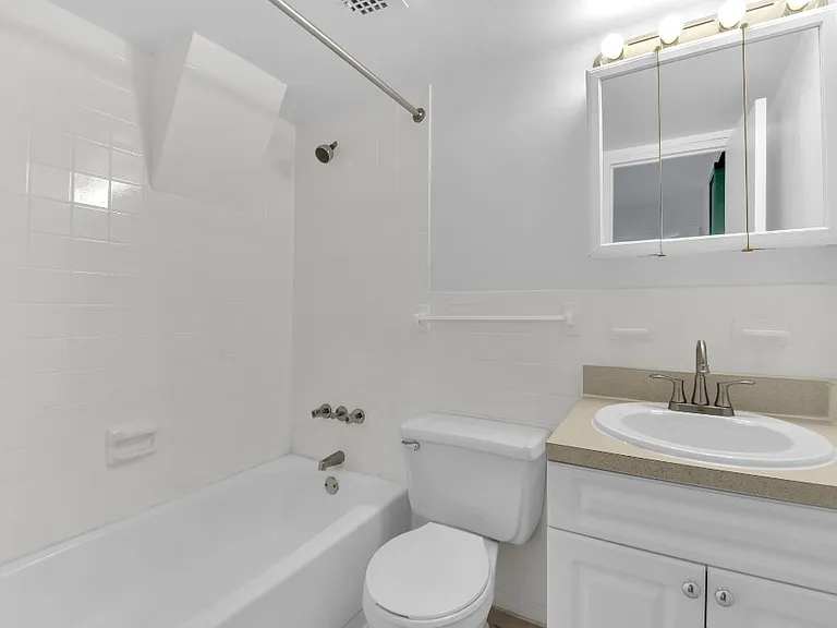 220 E 22nd St #6A — Photo 5