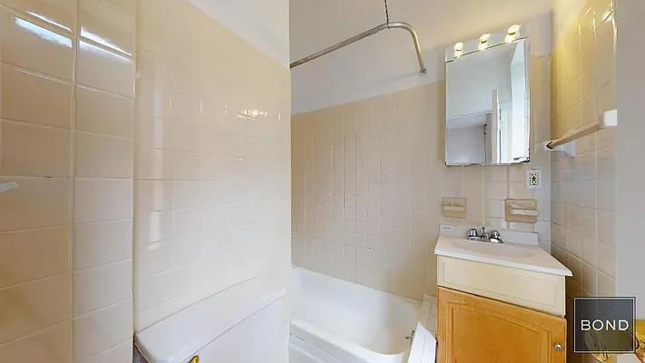 Rented by Bond New York | media 9