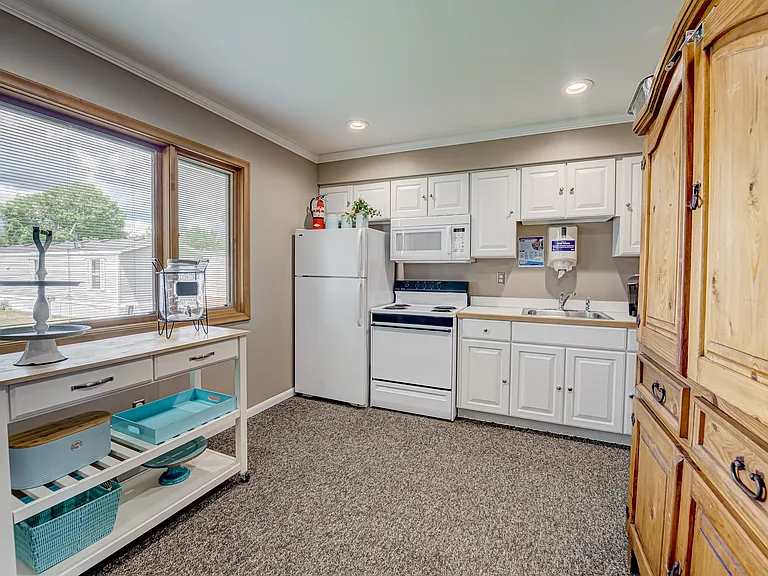 1415 Fisk Rd — Photo 7