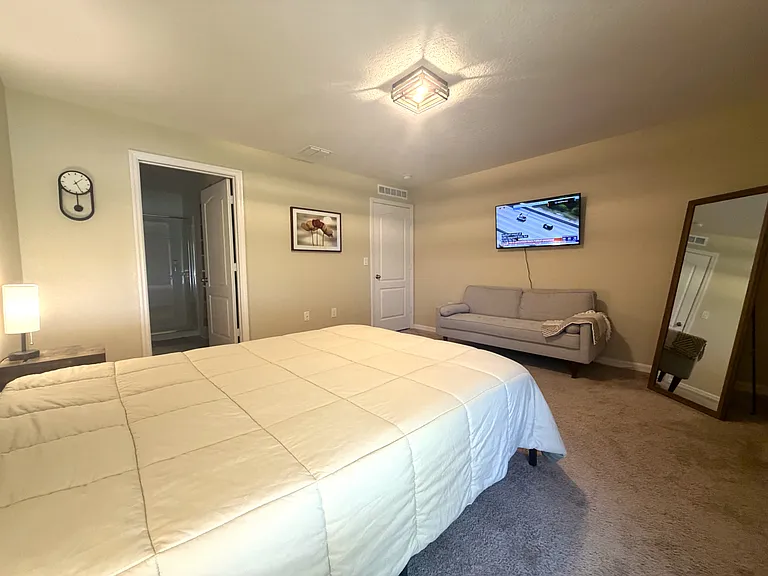 37 Rickenbacker Dr — Photo 16