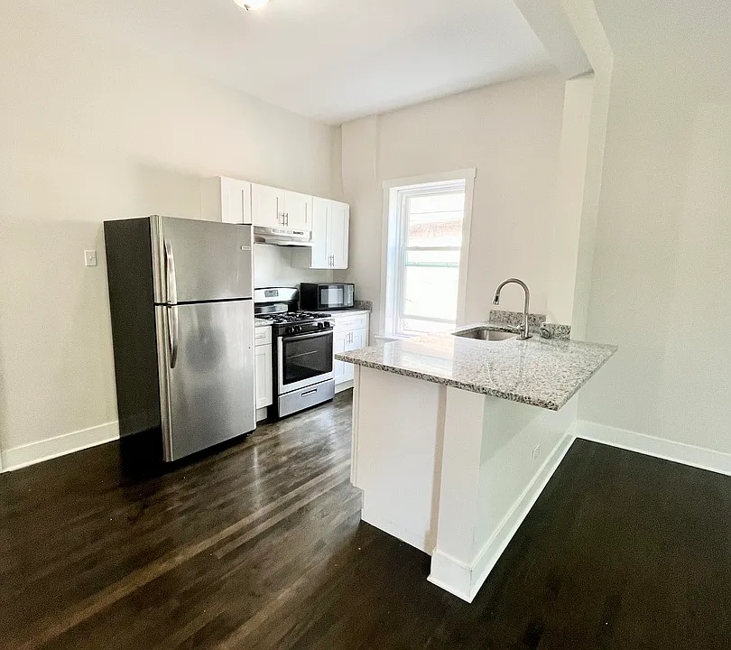 4302 S Fairfield Ave #4