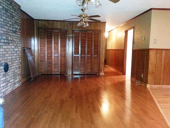 4th image of 326 Whites Bend Ln