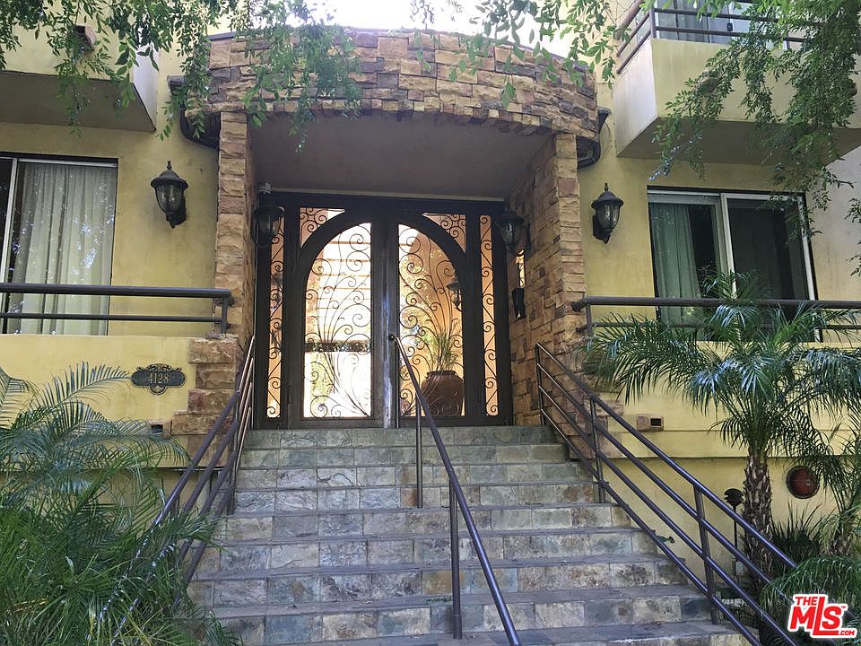 1st image of 4128 Whitsett Ave APT 110