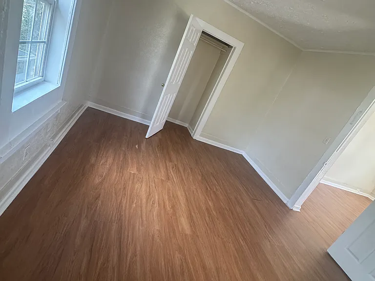 1032 W College Ext — Photo 8