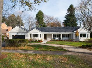 277 Hibbard Rd, Winnetka, IL 60093