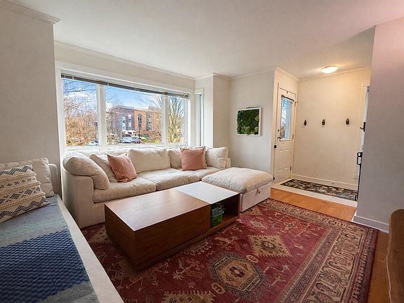 3rd image of 1233 Main St #6