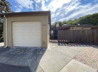 2108 Knolls Dr, Santa Rosa, CA 95405