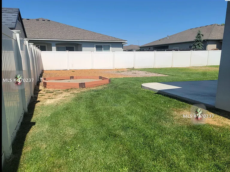 1815 Sunshine Ave — Photo 29