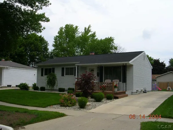 1504 Canterbury St, Adrian, MI 49221