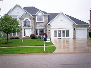 904 Spruce St, Sugar Grove, IL 60554