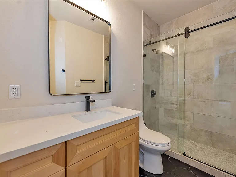 153 Bending Oaks Ln — Photo 21