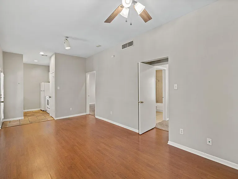 712 Graham Pl #203 — Photo 28