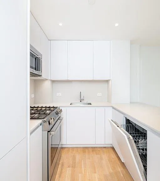 1408 Columbia Rd #6J — Photo 1