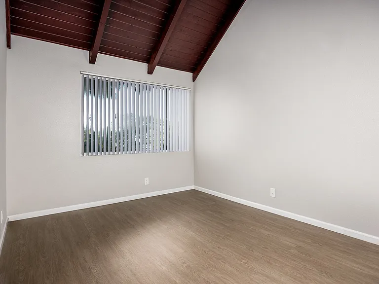 Windward Village Apartments — Photo 42
