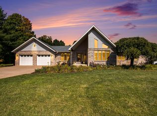 6030 Paw Paw Lake Rd, Coloma, MI 49038