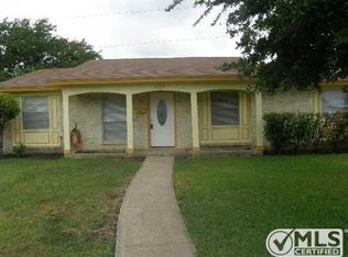929 Laguna Dr, Garland, TX 75043
