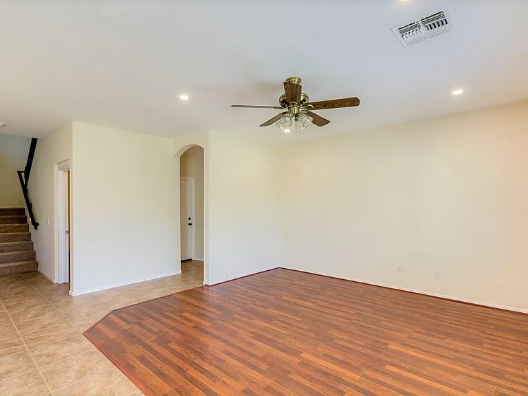 1306 E Birdland Dr — Photo 15