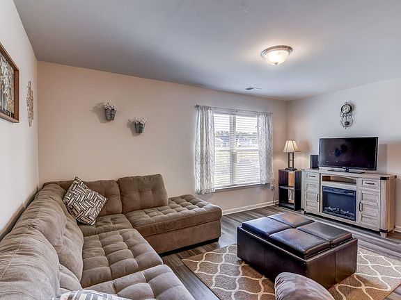 4th image of 3005 Woodbury Ct