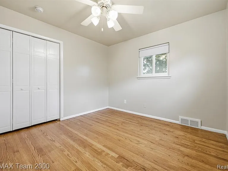 8512 Norborne Ave — Photo 18