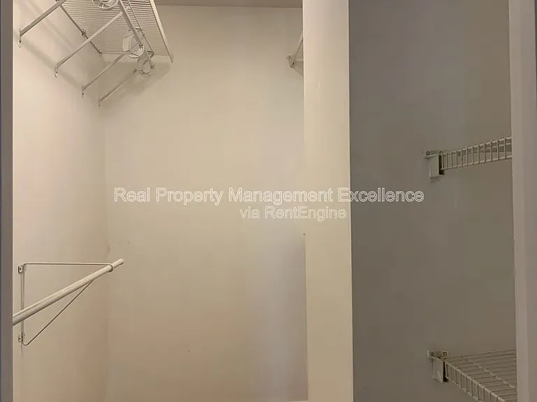 4437 Whisperwood Dr — Photo 10
