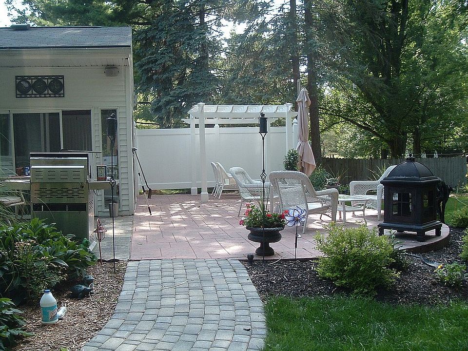 REAR PATIO