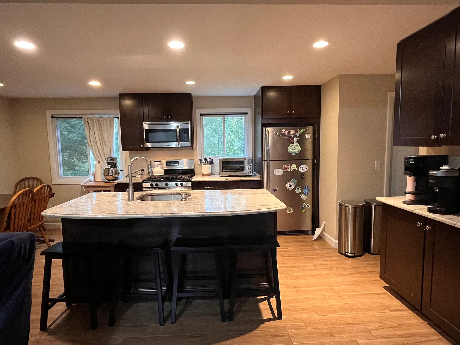 3 bed, 1.5 bath, 1600 sqft, $4,400 — Photo 2