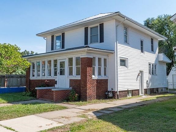 2nd image of 623 E Mishawaka Ave