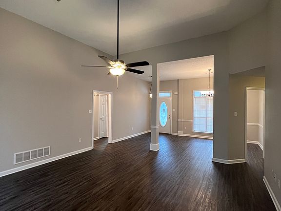 5th image of 270 Lakewood Dr