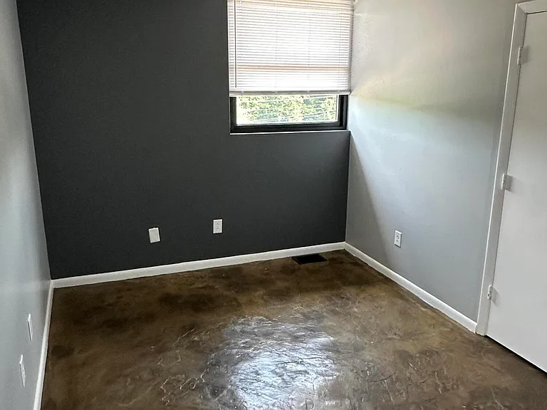 703 Wilkinson Blvd #4 — Photo 35
