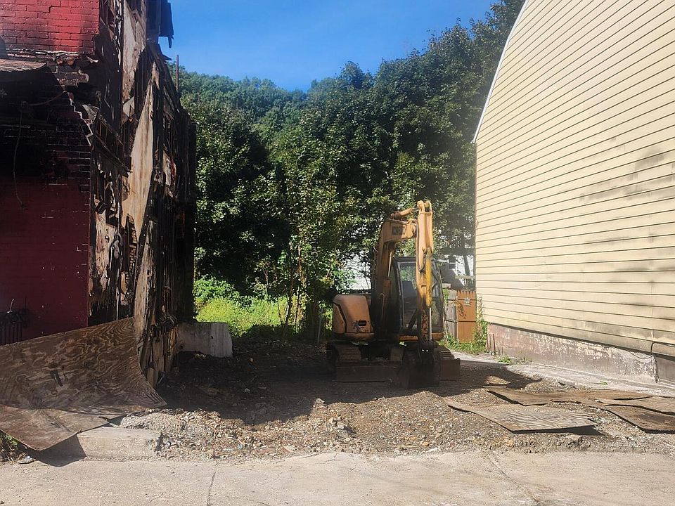 2nd image of 228-230 S Franklin St