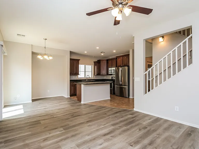 4697 E Redfield Rd — Photo 5