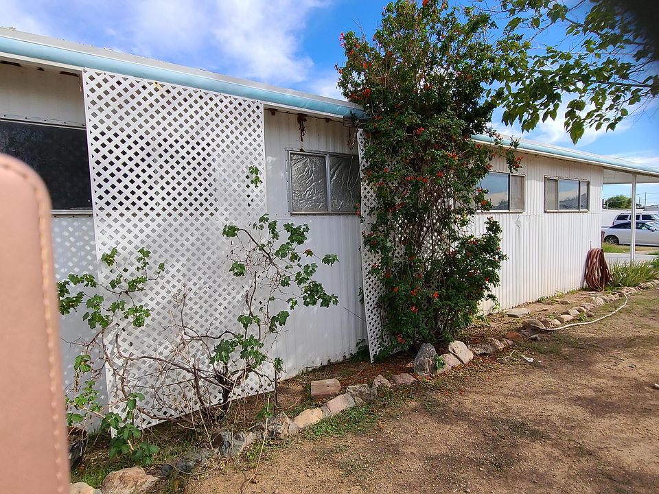 1st image of 3920 E Balsam Ave