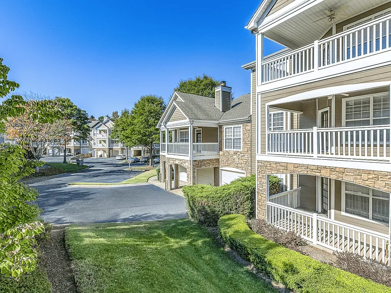 Elan at Mallard Creek Apartment Homes — Photo 2