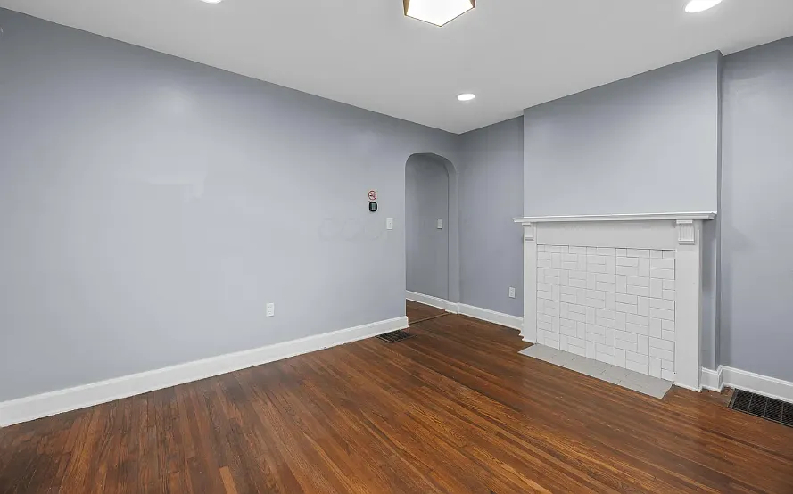 1230 Gilbert Street — Photo 2