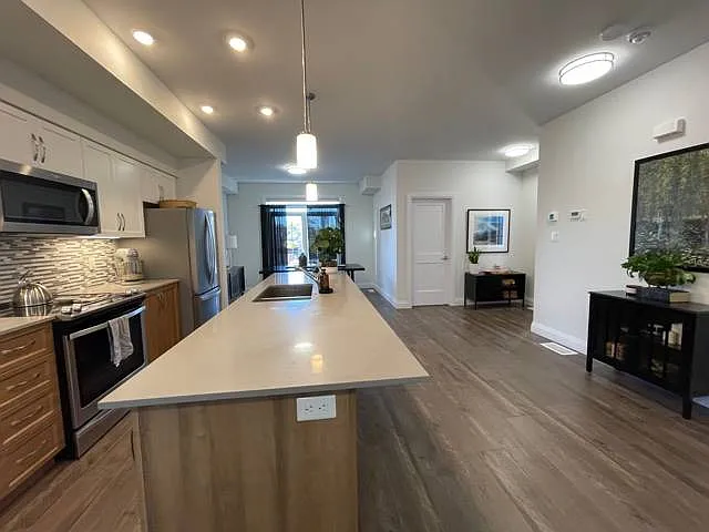 176 Benton St — Photo 4